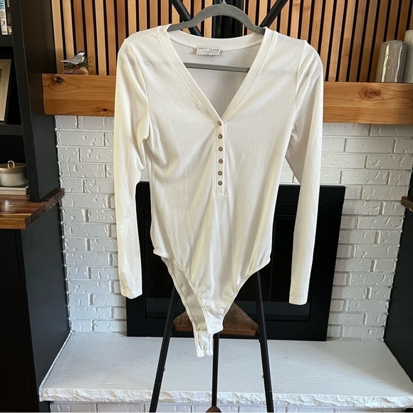 Dress Forum White Long Sleeve Body Suit - Picture 1 of 6